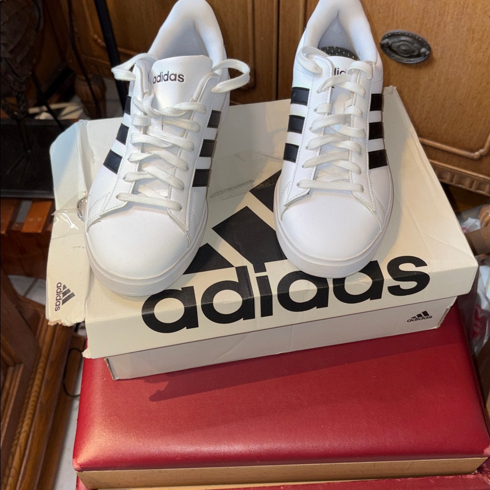 adidas White and Black Low-Top cloud 2 Sneakers for Women